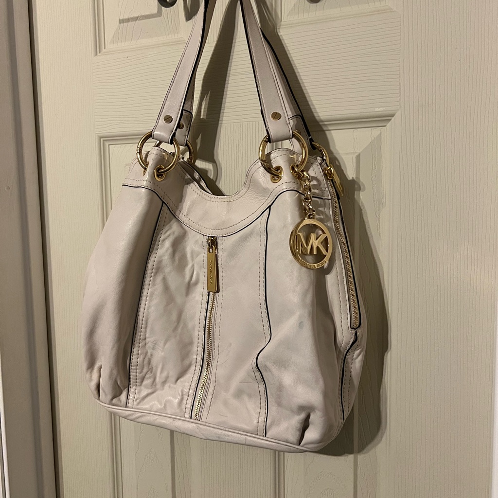 Michael Kors Moxley Leather Shoulder Bag Cream/Vanilla Gold Hardware